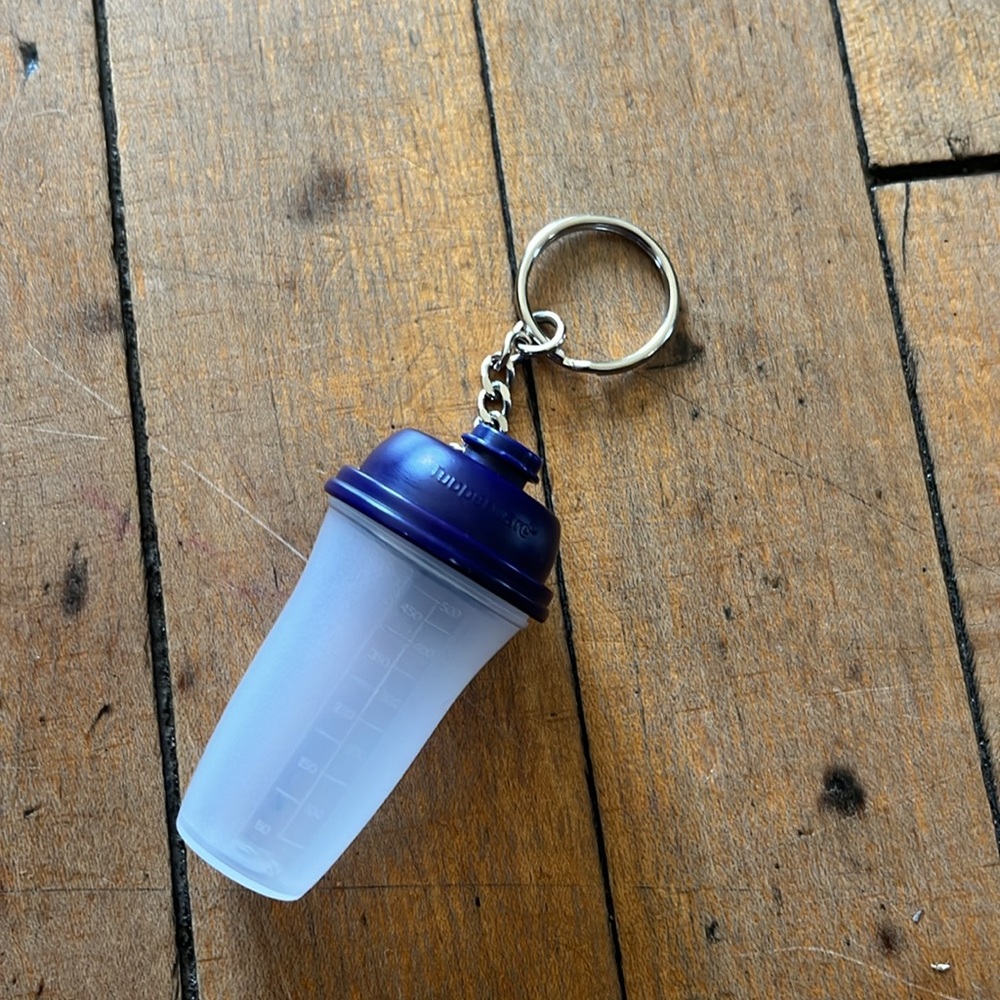 Tupperware shaker keychain